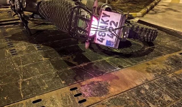 Motosiklet kazasında ağır yaralandı