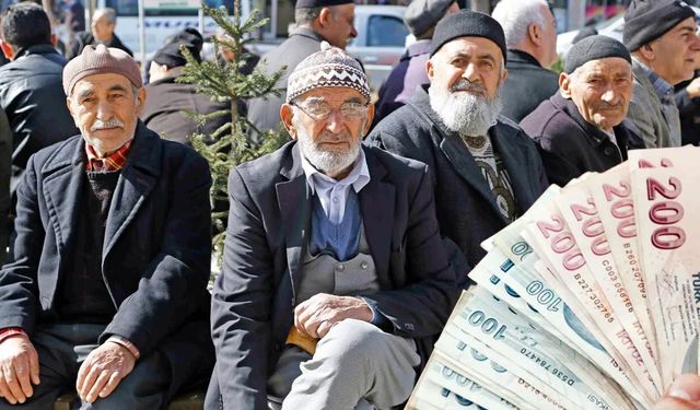 5 bin TL'ye çıkarılacağı konuşuluyordu! Emeklinin ikramiye zammı seneye kaldı