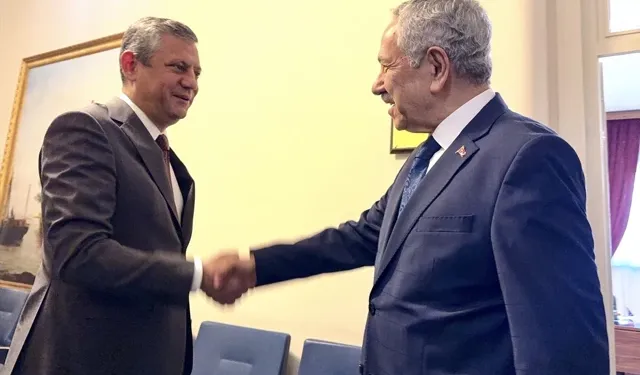 CHP lideri Özgür Özel, eski TBMM Başkanı Arınç'ı ziyaret etti