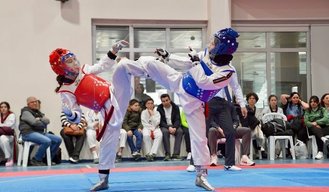 Tekvando müsabakaları nefesleri kesti
