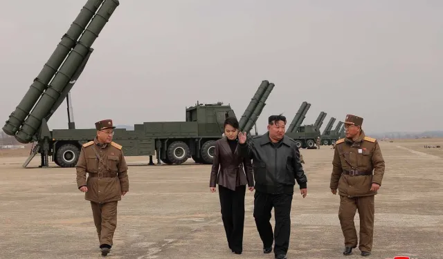 Kuzey Kore’den yeni silah gösterisi: Kim Jong Un testi bizzat izledi