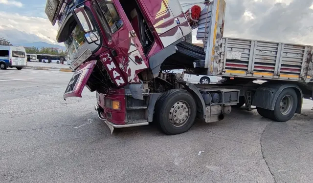 Kolçelik Kavşağında Faciadan Dönüldü
