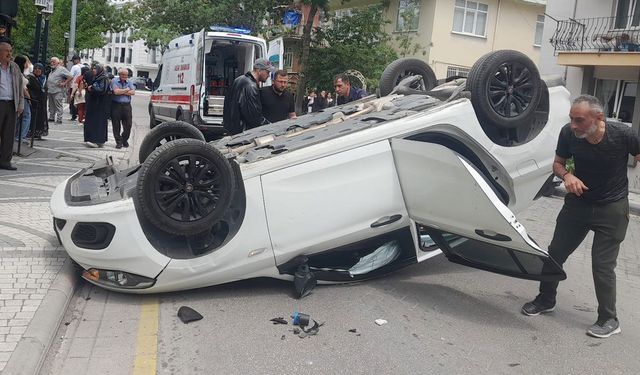 Çayboyu Mevkiinde Korkutan Kaza: Otomobil Takla Attı
