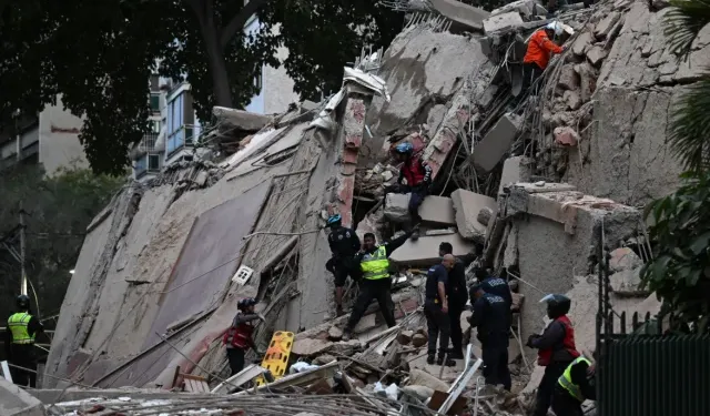 7,5 Etkisinde Deprem