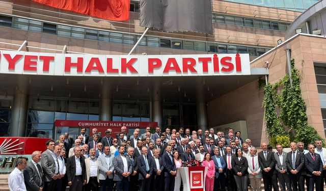 CHP'de Kurultay Hareketi Büyüyor, Karaca da Destek Verdi
