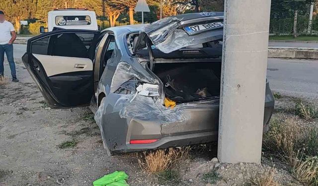 Isparta’da takla atan otomobildeki 2 kişi yaralandı