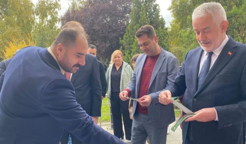 Başkan Başdeğirmen, Ankara'da Isparta32 Spor için bilet sattı