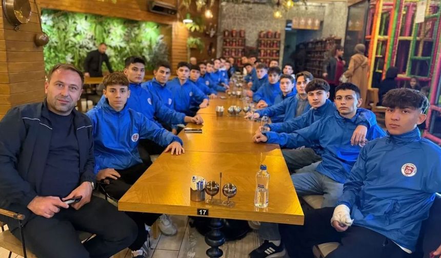 Gençleri geleceğe en iyi şekilde hazırlıyoruz