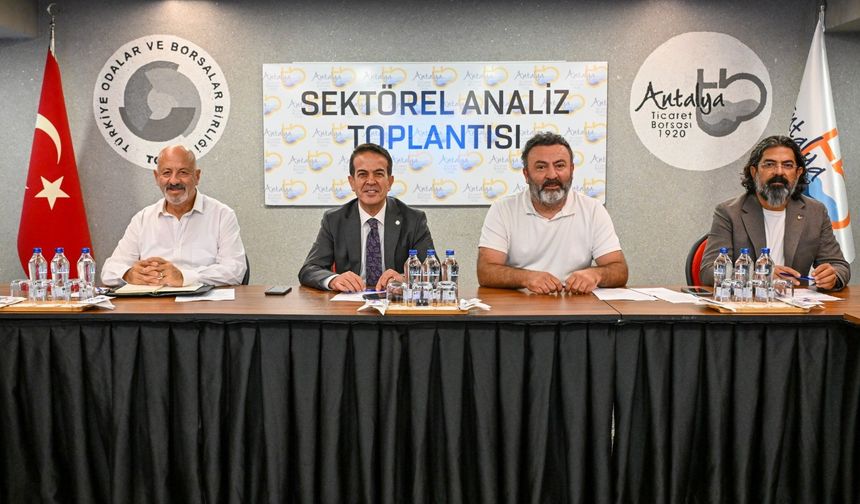 Antalya'da kesme çiçek sektörünün sorunları masaya yatırıldı