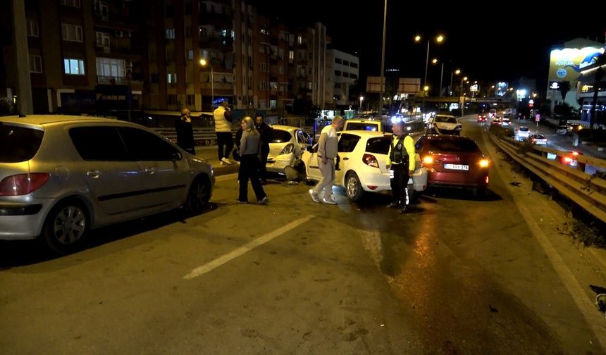 Refüje çarpan araç zincirleme kazaya sebep oldu: 1 yaralı