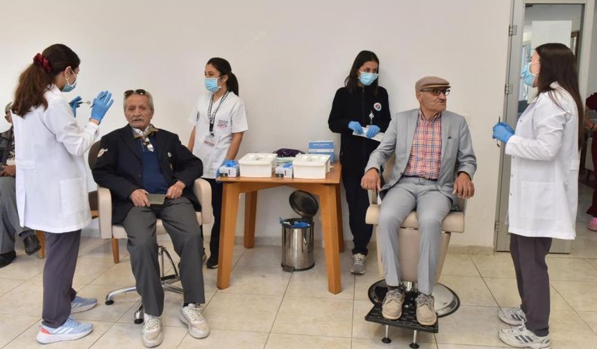 Huzurevi Sakinlerine Ağız Ve Diş Sağlığı Taraması