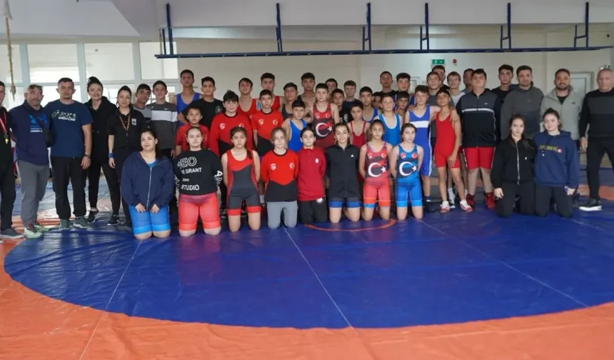 ısparta’da okul sporları güreş heyecanı başladı
