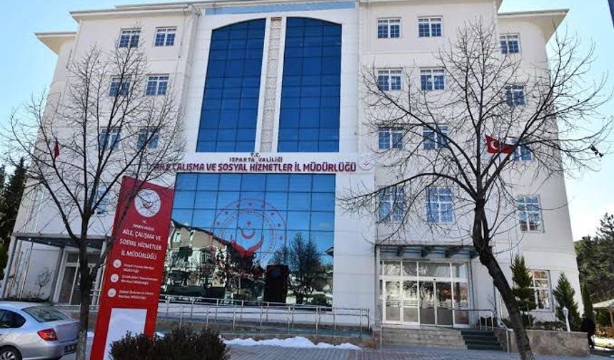 ISPARTA AİLE VE SOSYAL HİZMETLER 100 TAM PUANLA TÜRKİYE BİRİNCİSİ