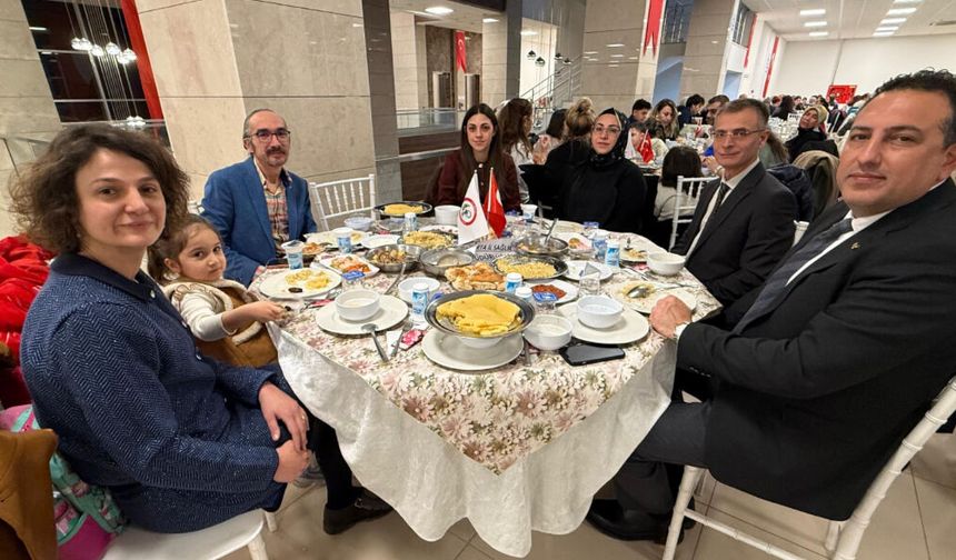 Isparta’da Eczacılar İftar Sofrasında Buluştu