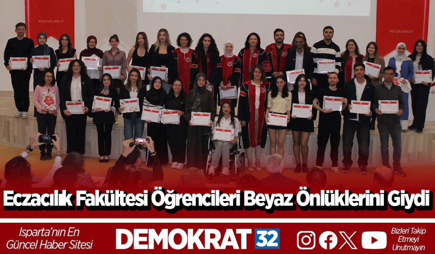 Eczacılık Fakültesi Öğrencileri Beyaz Önlüklerini Giydi