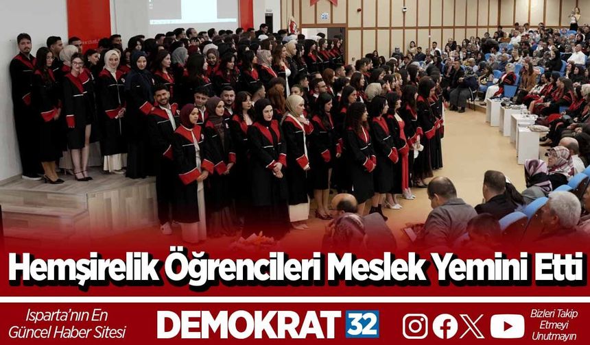 Hemşirelik Öğrencileri Meslek Yemini Etti