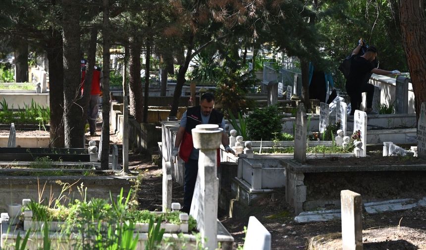 Mezarlık Alanları Bayram Ziyaretine Hazır Hale Getirildi