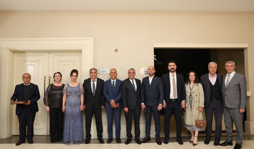 BAYER AİLESİNİN MUTLU GÜNÜ DOÇ. DR. ERTUĞRUL BAYER KIZINI EVLENDİRDİ