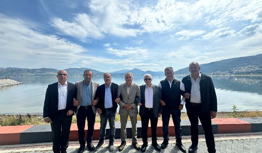 Eğirdir’de MHP’den 7 meclis üyesi istifa etti