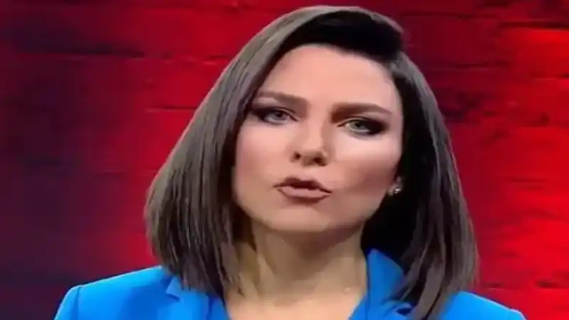 <p>Yaptığı açıklamalarıyla sosyal medyadan sık sık gündem olan sunucu Ece Üner, yaklaşık bir yıldır çalıştığı TV100'den ayrıldığını duyurdu. </p>