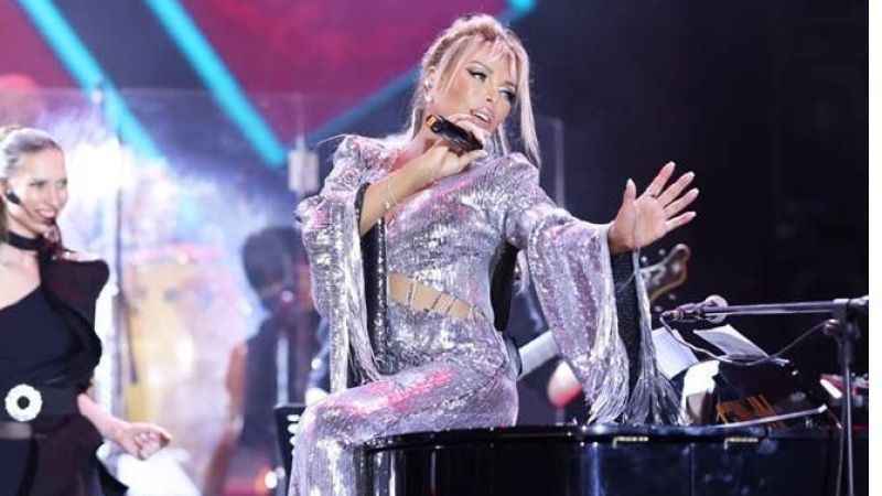 Popun kraliçesi Ameliyat Oldu!