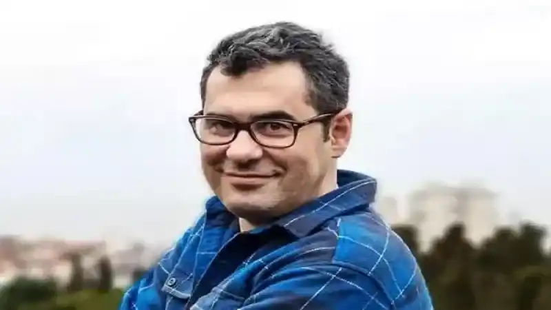 <p><br />Aysever, ''Ankara Esenboğa Havaalanında göz altına alındım.'' paylaşımı yaptı. Aysever, geçen günlerde hakkında açılan bir soruşturma kapsamında Vatan Emniyet’e ifadeye çağrılmıştı</p>