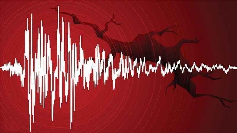 <p>Vatandaşlar tarafından hissedilen 4,0 şiddetinde deprem paniğe neden oldu. İlk etapta sosyal medyada yayılan depreme dair Kandilli Rasathanesi ve AFAD açıklama yaptı. Valilik,  Belediye tarafından da henüz bir açıklama yapılmadı. </p>