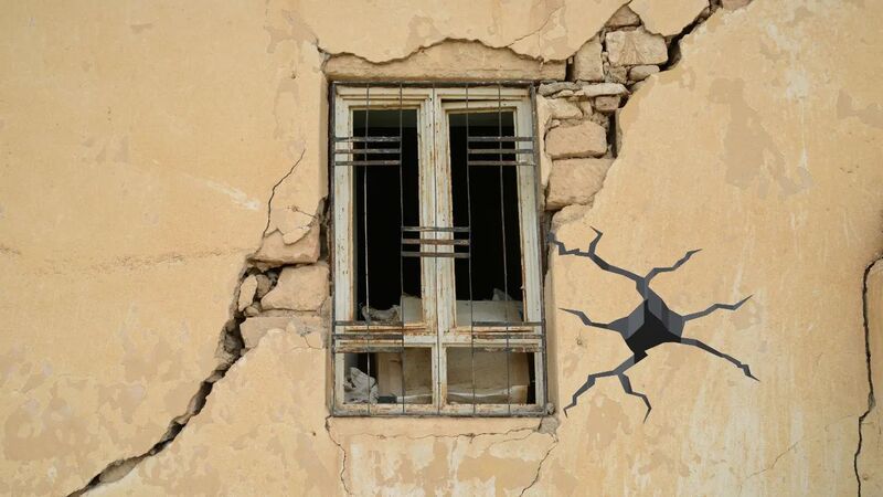 <h3>"BAŞKA DEPREMLERİ ÜRETEBİLİR"</h3>
<p>Sosyal medya hesabından açıklamada bulunan Jeoloji Mühendisi Prof. Dr. Osman Bektaş Tokat- Çorum ve Adana-Mersin’e dikkat çekerek, Tokat depremini yorumladı.</p>
<p>Bektaş, ‘‘Yıkıcı olmayan, ancak 7’den küçük deprem üretebilecek levha içi bir fay tarafından üretilmiştir. Bir süredir devam eden Tokat- Çorum ve Adana-Mersin orta büyüklükteki levha içi depremleri levha sınırı olan Doğu Anadolu Fayının M 7,8 depremi sonucudur’’ yorumunda bulundu.</p>