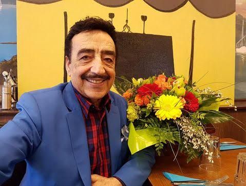 <p>Tokat'ta konser öncesi rahatsızlanan ünlü sanatçı Hakkı Bulut, sahneye çıkamadan hastaneye kaldırıldı.</p>
<p></p>
<p></p>