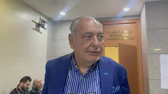 <h3>BAŞKA BİR HASTANEYE SEVK EDİLDİ</h3>
<p>Halk TV'nin haberine göre; Reha Muhtar'ın Maslak'taki hastaneden alınarak<span> </span><a href="https://www.tgrthaber.com/haber/atasehir" title="ataşehir, ataşehir Haberleri">Ataşehir</a>​'deki özel bir hastaneye kaldırıldığı belirtildi. Muhtar'ın geçen hafta yeni hastaneye sevk edildiği ortaya çıktı.</p>