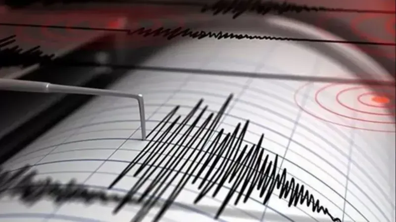 <p>Depremin derinliği ise 7 kilometre olarak belirtildi. Kentte deprem nedeniyle herhangi bir olumsuzluk yaşanmadığı bildirildi.</p>