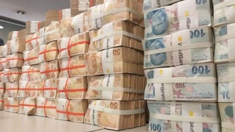 <h2>SON 2 RAKAM ÇEKİLİŞ SONUÇLARI</h2>
<p>Son iki rakamı bilen kişiler 1200 TL kazanmış oluyor. Bu rakamlar; 08, 20, 21, 42, 61, 71, 91 </p>
<h2>SON 3 RAKAM ÇEKİLİŞ SONUÇLARI</h2>
<p>Son üç rakamı bilenler 1800 TL ikramiye alıyor. Bu rakamlar; 005, 055, 160, 187, 242, 253, 260, 354, 390, 481, 492, 494, 592, 622, 627, 675, 695, 820, 858, 925</p>
<h2>SON 4 RAKAM ÇEKİLİŞ SONUÇLARI</h2>
<p>Son dört rakamı bileşenler 4 bin TL kazandı. Bu rakamlar:</p>
<p>0120    0362    0966    1120    1141    1210    1424    1445    1452    1955</p>
<p>2065    2181    2561    2611    3189    3876    3911    4114    4309    4471</p>
<p>4656    5129    5240    5592    5682    5841    6442    6476    7007    7109</p>
<p>7143    7284    7309    7538    7597    8336    8431    8667    9514    955</p>