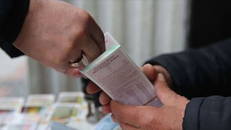 <h2>SON 5 RAKAM ÇEKİLİŞ SONUÇLARI</h2>
<p>Son beş rakamı bilenler 6000 TL kazandı. Rakamlar:</p>
<p>02084    02687    03326    06080    06657    07432    08451    08463    09354    11112</p>
<p>11432    11682    14229    16901    18359    20339    23544    23879    24591    26905</p>
<p>27861    28093    30496    31841    32003    34279    34554    39191    44469    45355</p>
<p>45542    45923    47266    48526    50268    51906    52700    65857    66459    66717</p>
<p>66916    67104    71558    74543    76613    78439    83394    88754    90313    90336</p>
<p>91153    91530    91652    92320    92425    92986    95282    95800    97120    98127</p>