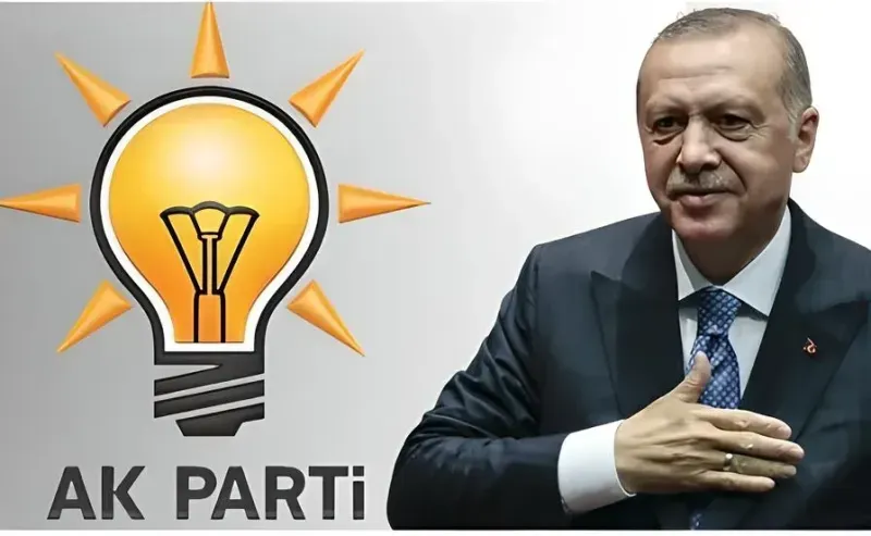 <p><span>CHP Kırşehir İl ve Kadın Kolları üyesi 12 kişi partilerinden istifa ederek AK Parti’ye üye oldu.</span></p>