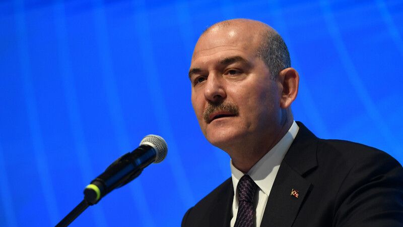 <p>Öte yandan, Soylu’nun ifadeleri, protestoların nasıl bir seyir izleyeceği konusunda soru işaretleri yaratırken, muhalefetin bu sözlere nasıl bir yanıt vereceği merak konusu. Önümüzdeki günlerde yaşanacak gelişmeler, Türkiye’deki siyasi tansiyonun seyrini belirleyecek gibi görünüyor.</p>