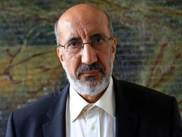 <p>Abdurrahman Dilipak’tan Kıyamet Senaryosu: Boykot Çağrısının Arkasında Yeni Bir Türkiye Var!</p>
<p>AKP’li Akit yazarı Abdurrahman Dilipak, son günlerde sosyal medyada gündem olan boykot çağrısına ilişkin oldukça sert bir uyarı yaptı. İstanbul Büyükşehir Belediye Başkanı Ekrem İmamoğlu'nun gözaltına alınıp tutuklanmasının ardından başlayan protestolar ve boykotlar, halkın önemli bir kesimi tarafından destekleniyor. Gençlerin, özellikle 2 Nisan’da başlatmayı planladıkları "tüketimi durdurma" çağrısı, sosyal medyada geniş yankı uyandırdı. Ancak, bu çağrılara karşı tepkiler de hızla artmaya devam ediyor.</p>
<p>Dilipak, bu gelişmelere ilişkin yaptığı açıklamalarda, yeni bir Türkiye'nin doğmak üzere olduğunu ve bunun toplumsal anlamda büyük değişimlere yol açacağını belirtti. X hesabından yaptığı paylaşımda, “Yarından itibaren yeni bir Türkiye ile tanışacaksınız. Kemerlerinizi bağlayın. Çok mutlu olacağınızı sanmıyorum” ifadelerini kullanan Dilipak, boykotun arkasındaki toplumsal gerilimin daha büyük bir felakete yol açabileceğini ima etti.</p>