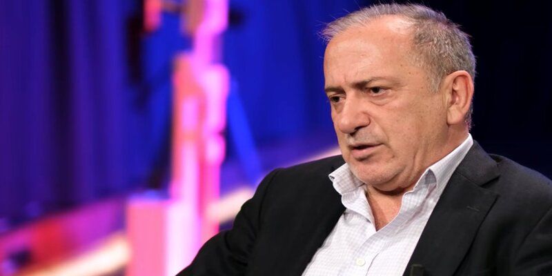 <p>CHP'nin eski genel başkanı Kemal Kılıçdaroğlu'nun önümüzdeki pazar günü yapılacak CHP Olağanüstü Kurultayı'nda aday olmak için nabız yokladığı yönündeki habere tepkiler sürüyor. Fatih Altaylı, Kılıçdaroğlu yeniden CHP Genel Başkanı olursa ne yapacağını açıkladı</p>
<p>Eski genel başkan Kemal Kılıçdaroğlu'nun adaylık için nabız yokladığı haberi, CHP'nin kayyum tehdidini aşmak için aldığı olağanüstü kurultay kararını yine partide bölünme tartışmalarıyla gündeme taşıdı.</p>