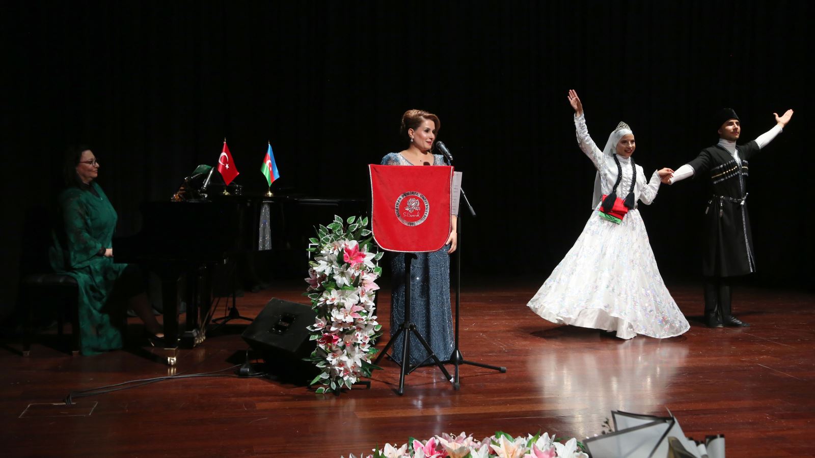 “Azerbaycan Mahnıları” Piyano Ve Şan Resitali Gerçekleştirildi (2)