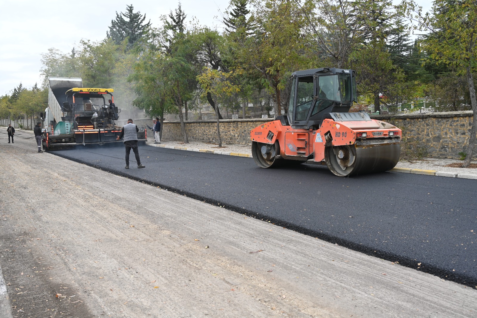Hızırbey Mahallesi’ndeki 111. Cadde Yeni Asfaltına Kavuşuyor (1)