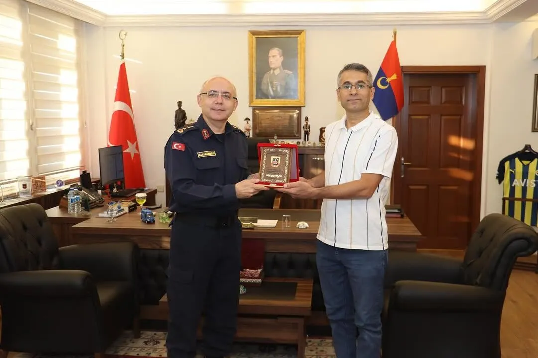 Jandarma Albay Karamanoğlu’ndan Emekli Personele Teşekkür Belgesi