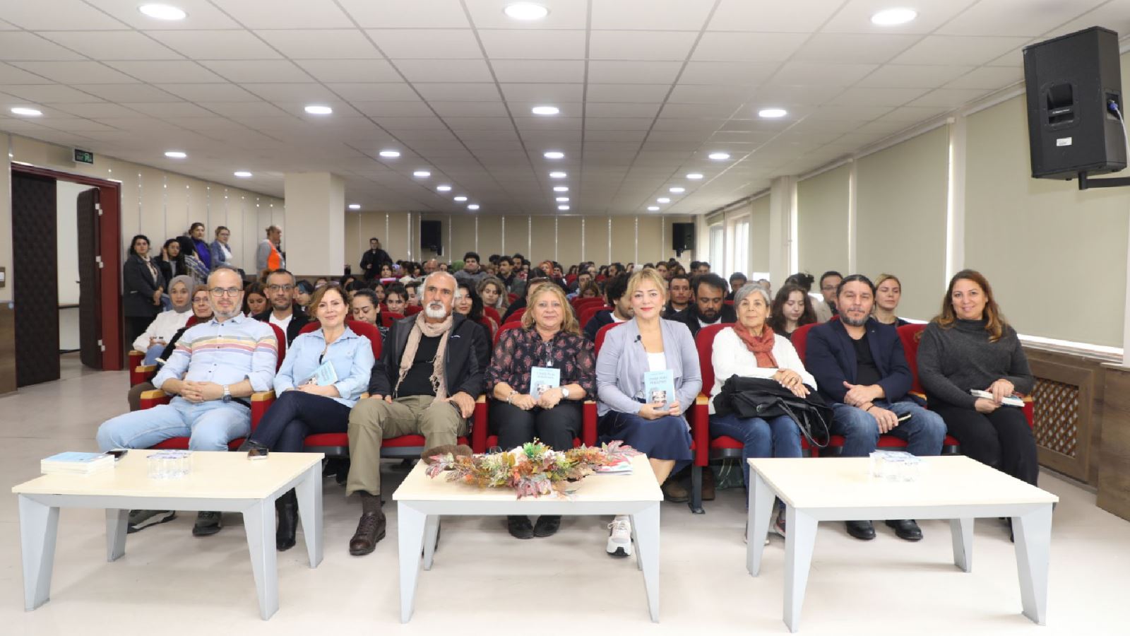 Yazar Burçak Gönül Sdü’de Okurlarıyla Buluştu1