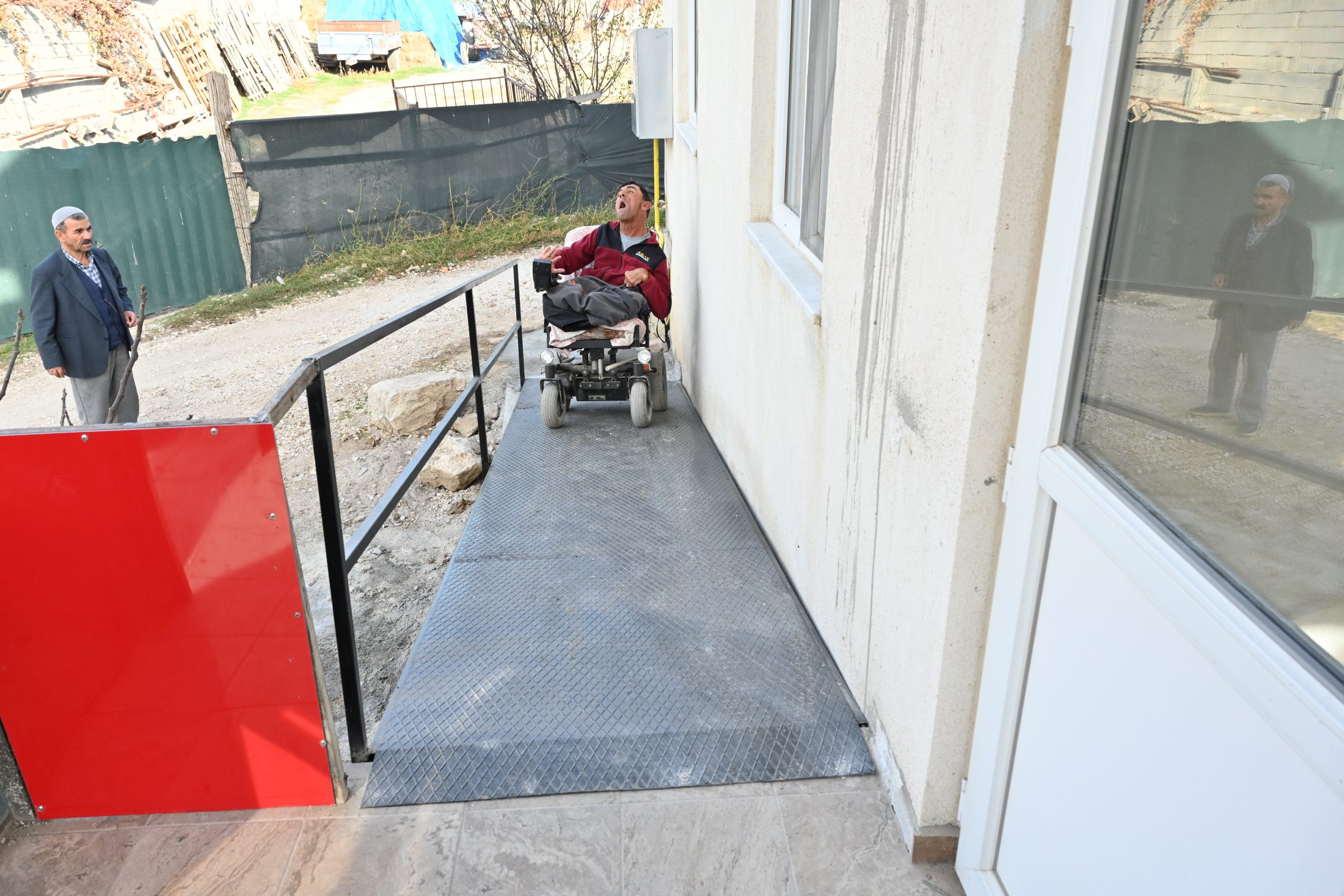 21 11 2025 Bozanonu Koyu Arif Yıldirim Engelli Rampasi (6)