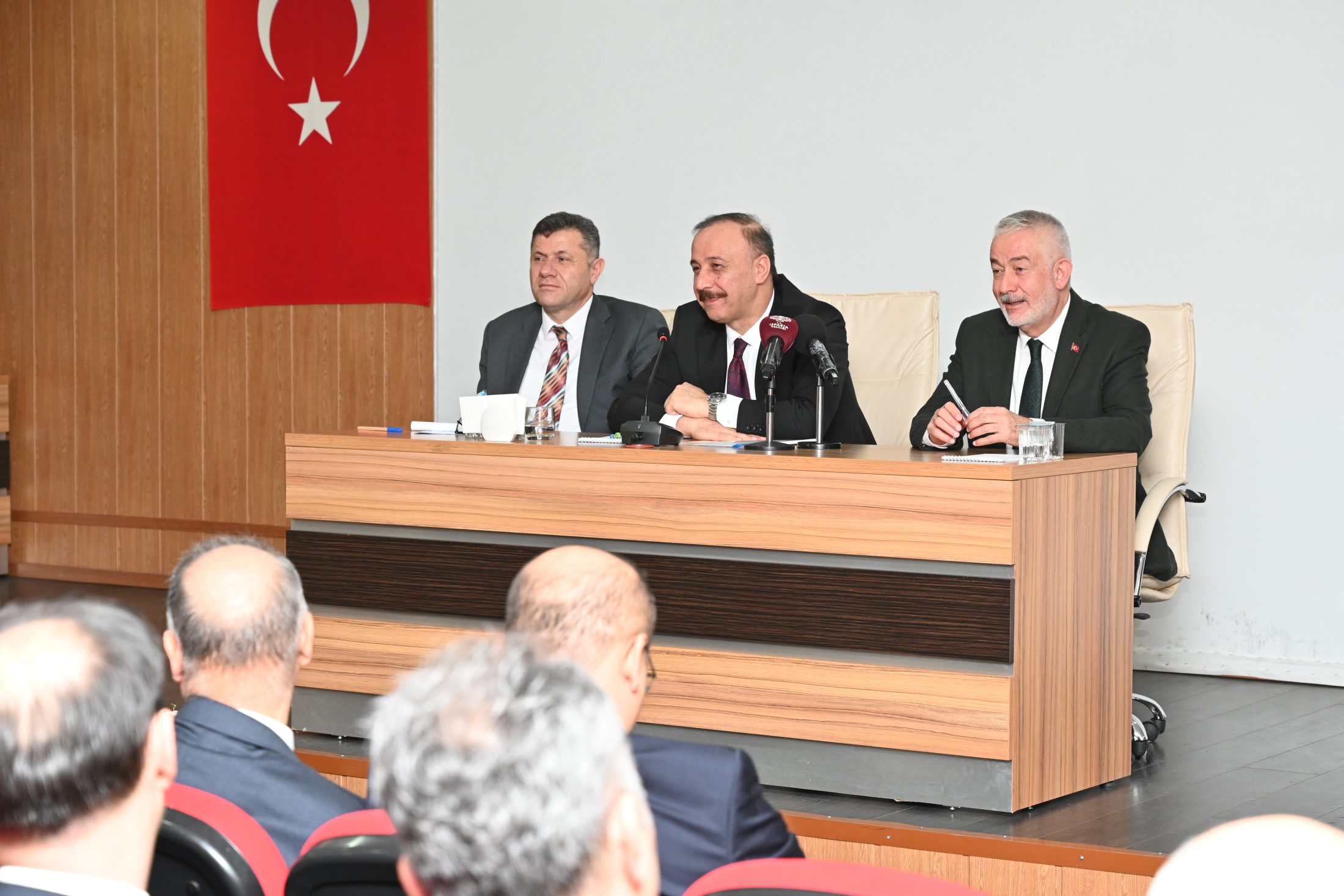 27 11 2025 Il Ilce Idare Kaymakamlar Toplantisi 8. Isparta Kitap Fuari Bilgilendirme (4)