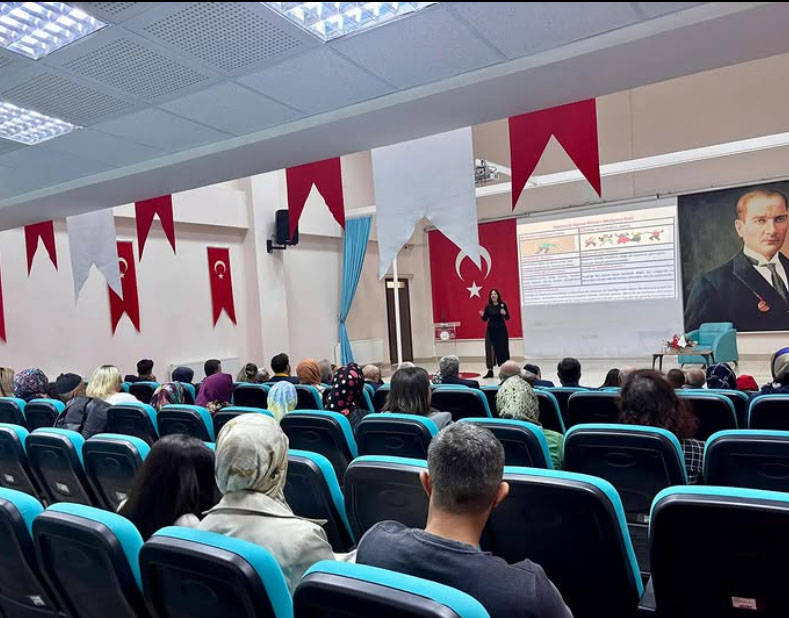 Pamukçu, Yaşlilik Ve Toplumsal Hayati Ele Aldi (1)