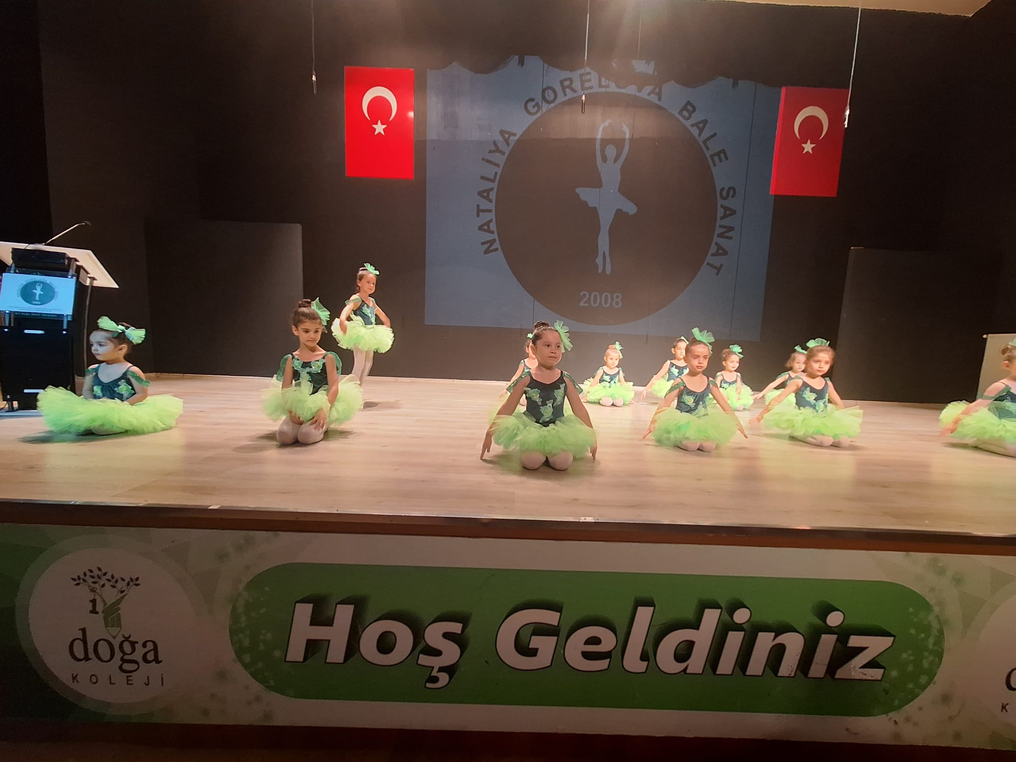 404B20E2 0A64 4Eed 8139 F8195Db06Eb2