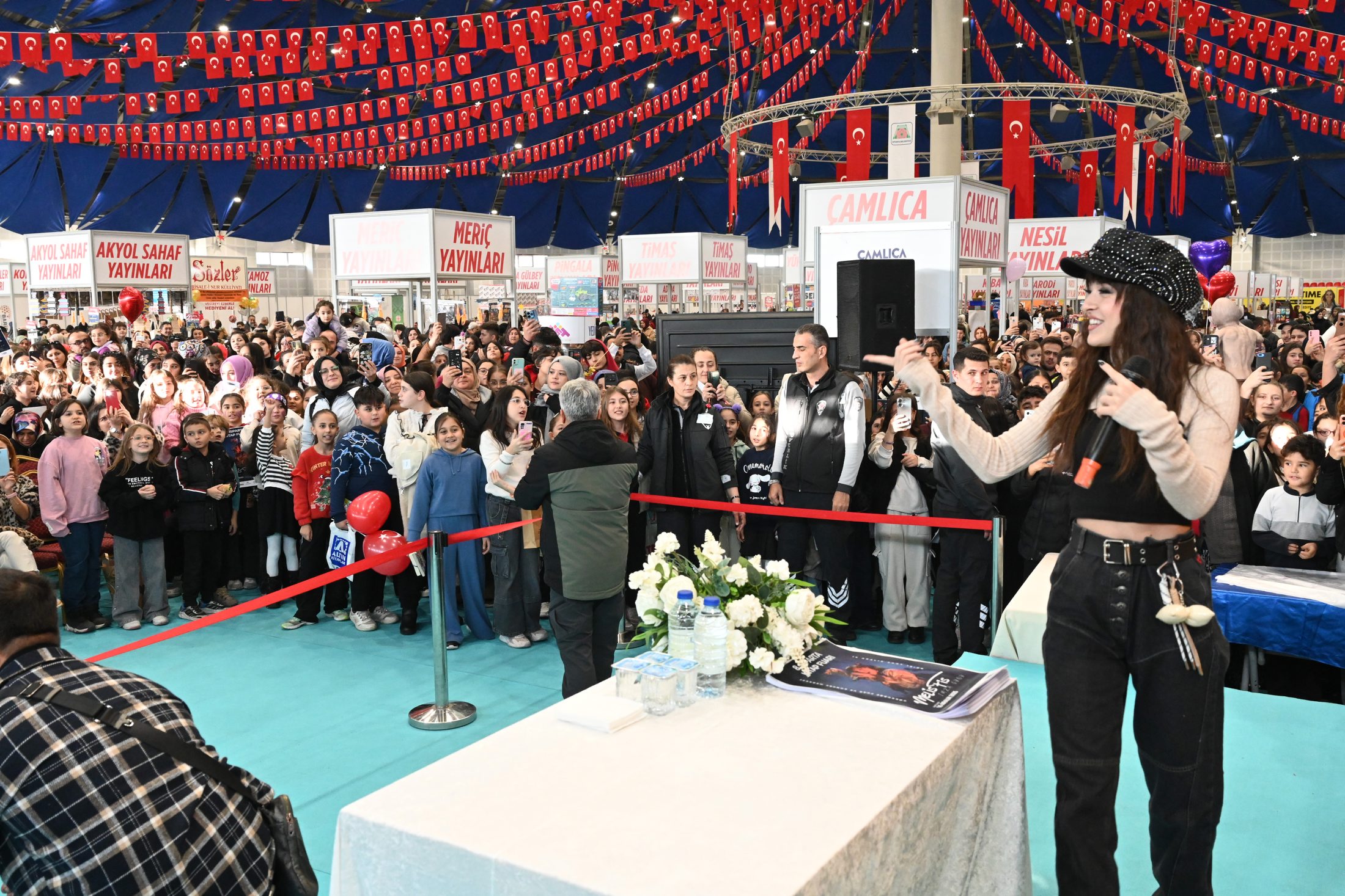 8. Isparta Kitap Fuarı’nda Melis Fis Rüzgârı (7)