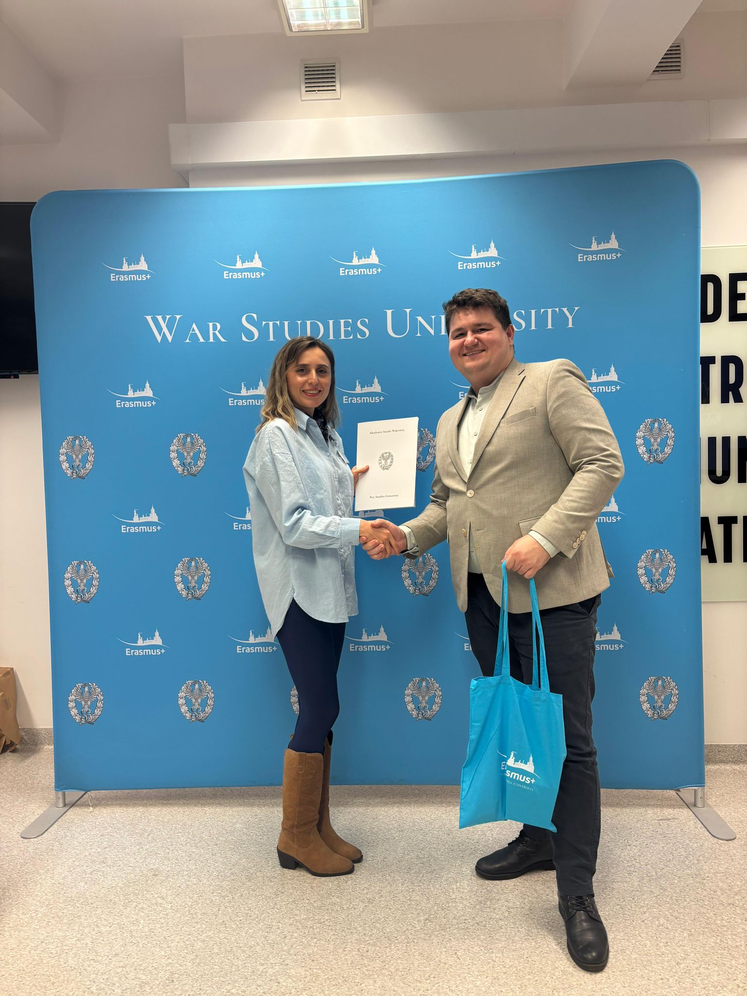 Whatsapp Image 2025 12 19 At 19.55.43 (1)