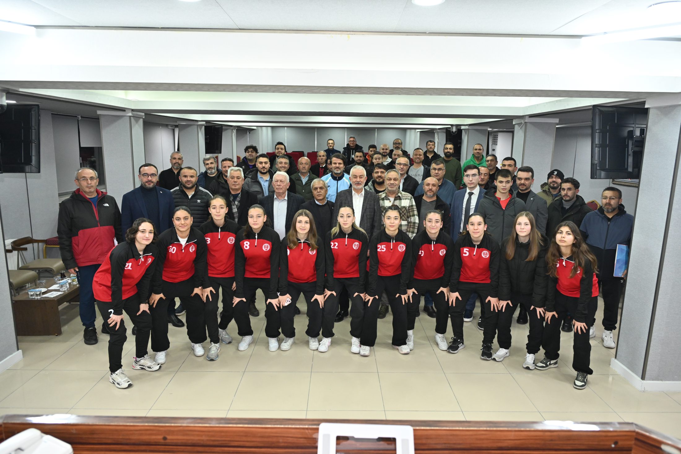 13 01 2026 Amator Spor Kulupleri Baskana Ziyaret Ziyaret (1)