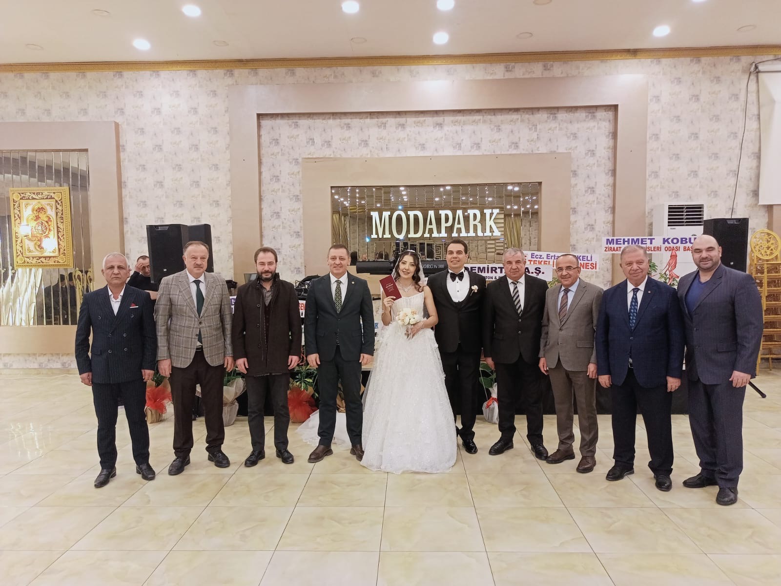 B9Ff6603 6350 4150 A5D4 C54F33449Dcc