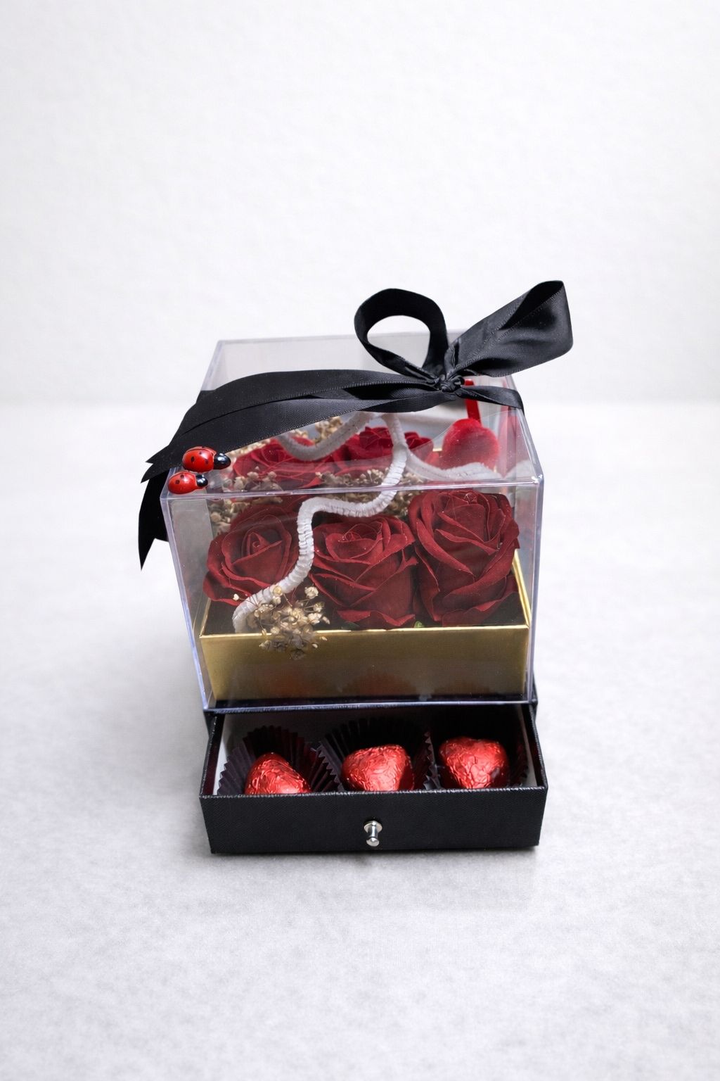 14 Şubat’a Özel Tasarimlar Nergi̇s Çi̇çekçi̇li̇k’te11 (2)